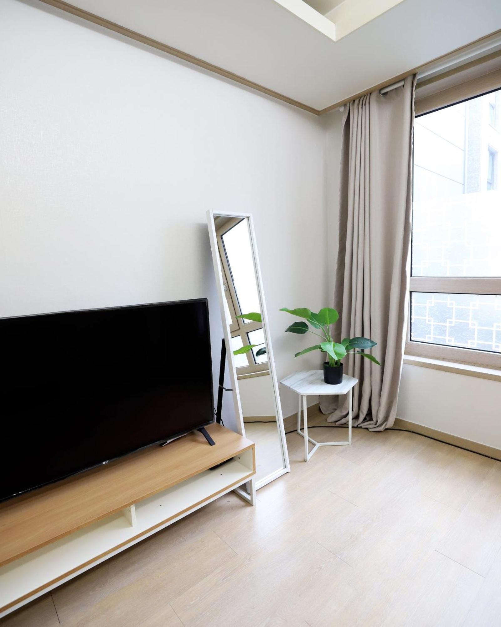 Yoksam 40m 2 Bedrooms 1 Private Bathrooms *