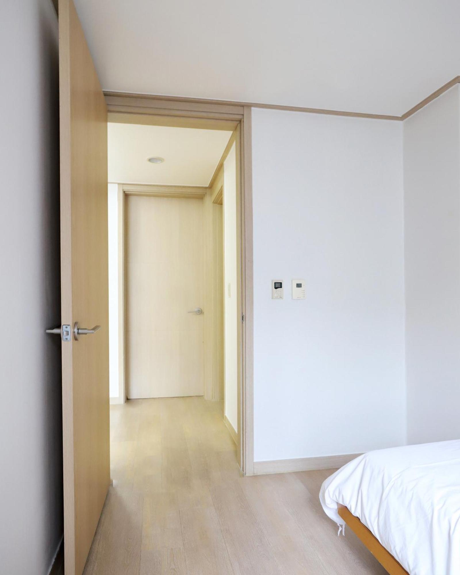 Yoksam 40m 2 Bedrooms 1 Private Bathrooms Apartment Seoul