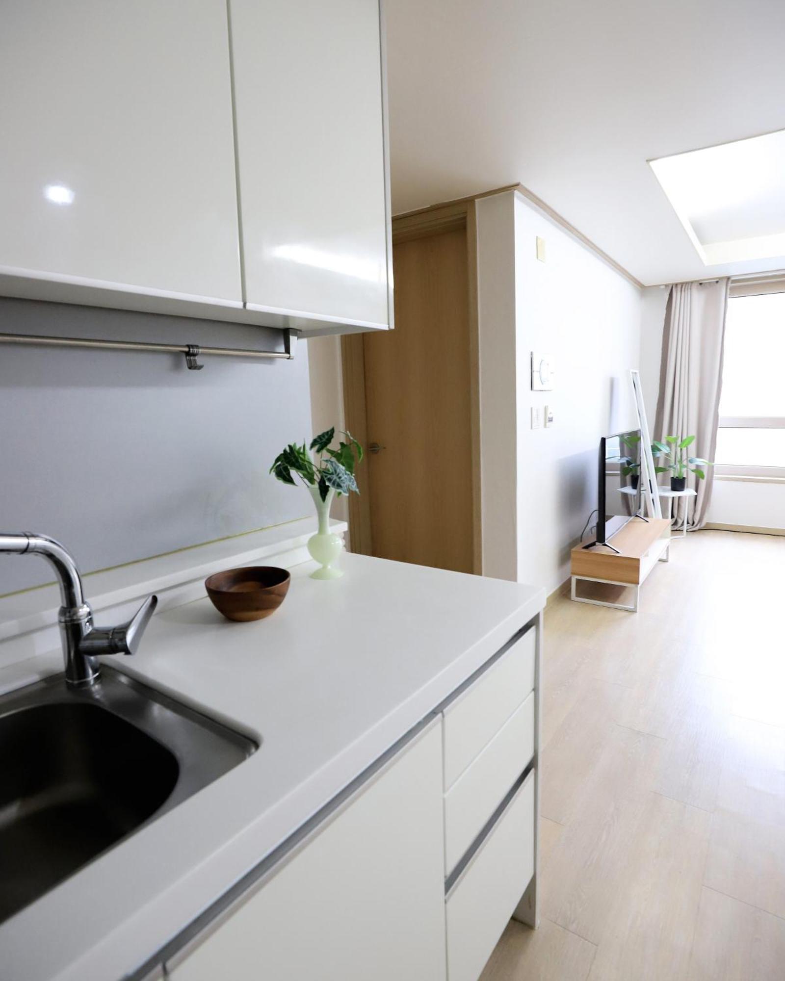 Apartment Yoksam 40m 2 Bedrooms 1 Private Bathrooms Seoul
