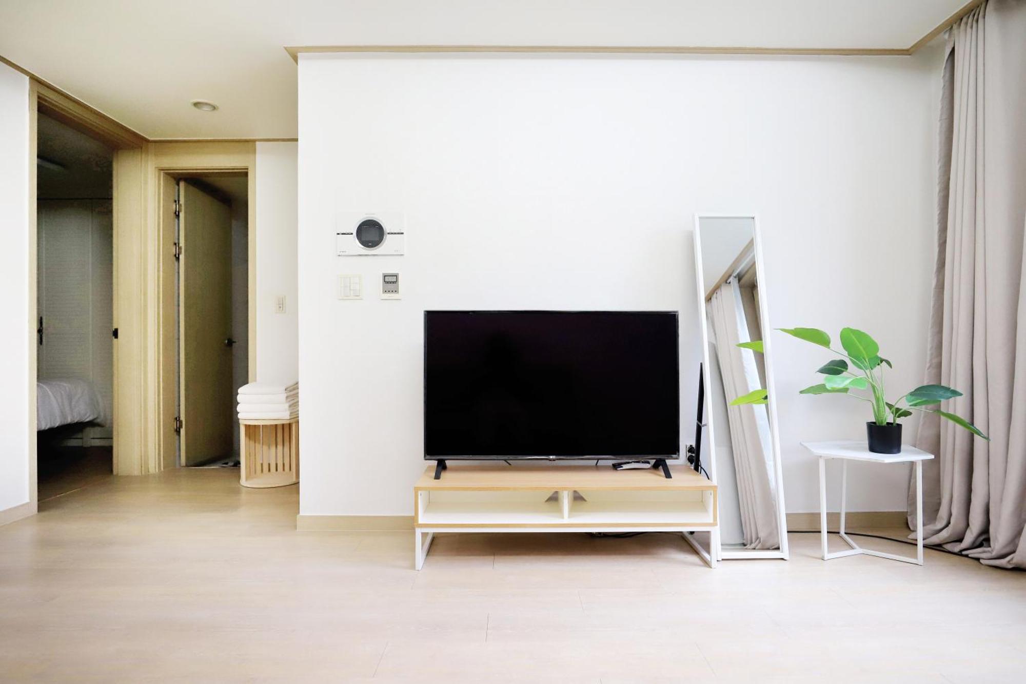 Yoksam 40m 2 Bedrooms 1 Private Bathrooms Seoul